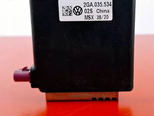 Volkswagen Golf VII Antenna control unit 2GA035534