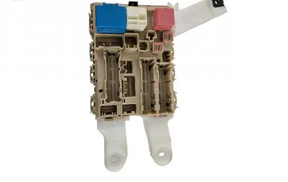 Toyota Auris 150 Fuse module 279411e23