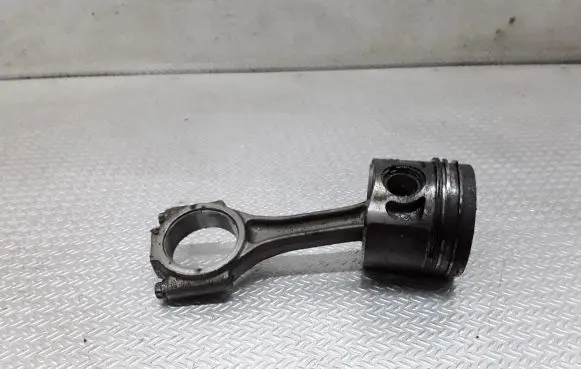 Audi A4 S4 B7 8E 8H Piston with connecting rod