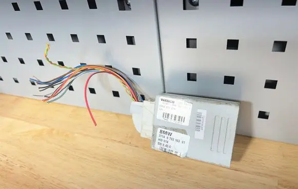 BMW X6 E71 Air suspension control unit module (rear) 6793163 3714679316301 1616514461500510