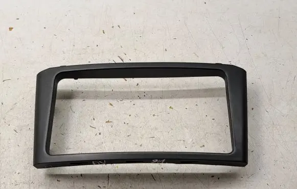 Radio/GPS head unit trim