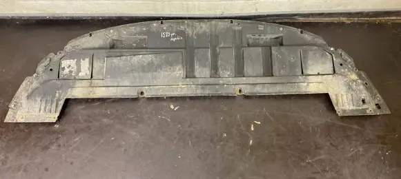 Renault Clio III Front bumper skid plate/under tray 01040185004