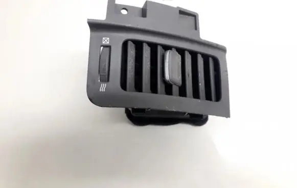 Nissan X-Trail T31 Dash center air vent grill 68750jg00a p19650a75000