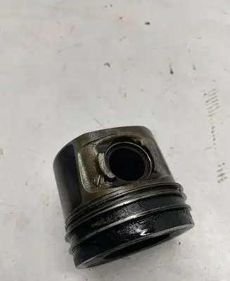 BMW 5 F10 F11 Piston n47d20c