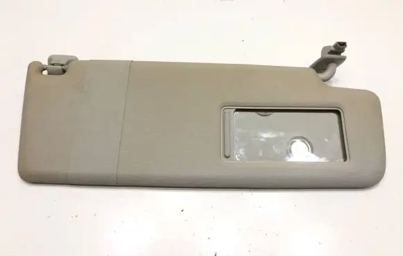 Volkswagen Tiguan Sun visor