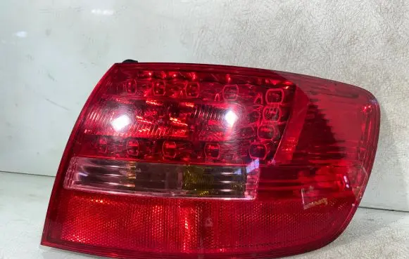 Audi A6 S6 C6 4F Rear/tail lights 89037056