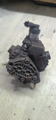 Renault Laguna III Fuel injection high pressure pump 0445010170 01002938683 8200690744