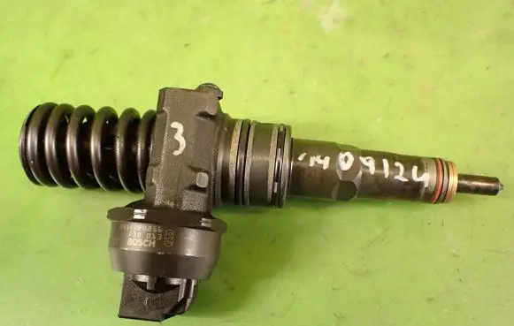 Skoda Superb B5 (3U) Fuel injector