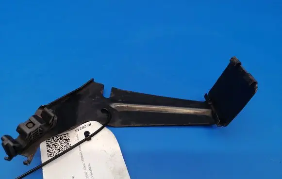 Nissan Note (E11) Fuel filter bracket/mount holder 