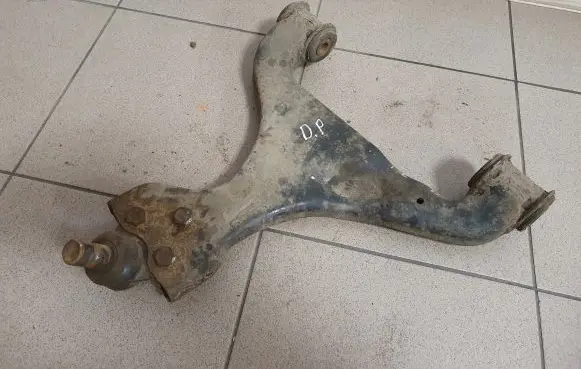 Mercedes-Benz Vito Viano W639 Front lower control arm/wishbone