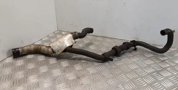 Volkswagen PASSAT B6 Engine coolant pipe/hose