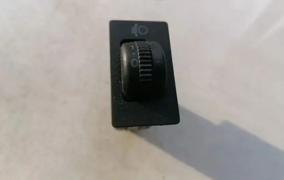 Toyota Corolla Verso AR10 Headlight level height control switch 057B04