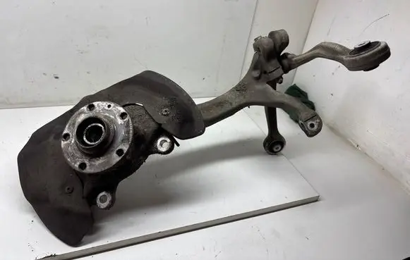 Audi A6 S6 C6 4F Front wheel hub