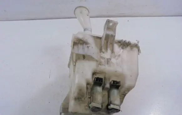 Nissan Sunny Windshield washer fluid reservoir/tank MC2-12