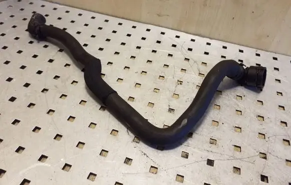 Volkswagen PASSAT B7 Engine coolant pipe/hose 7M0122291
