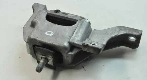 Engine mount bracket