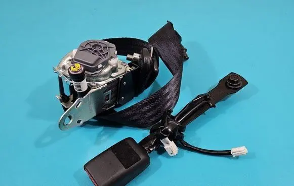 Nissan Juke I F15 Front seatbelt 617544301B IMPRK1451479