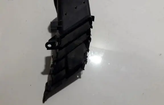 Ford Fiesta Dash center air vent grill 8A61A018B08AEW 8A61-A018B08-AEW