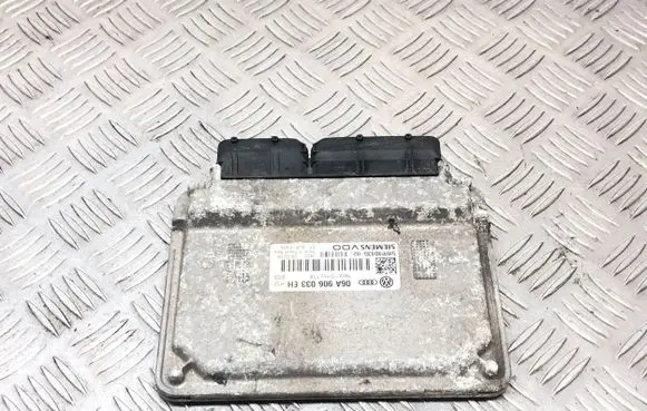Audi A3 S3 8P Engine control unit/module 06A906033EH 5WP4043502 SJ8F404