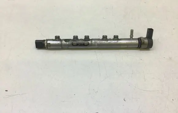 BMW 3 E90 E91 Fuel main line pipe 0445214182