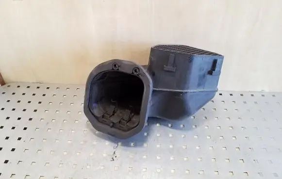 Audi Q7 4L Air intake duct part 7L0819049A