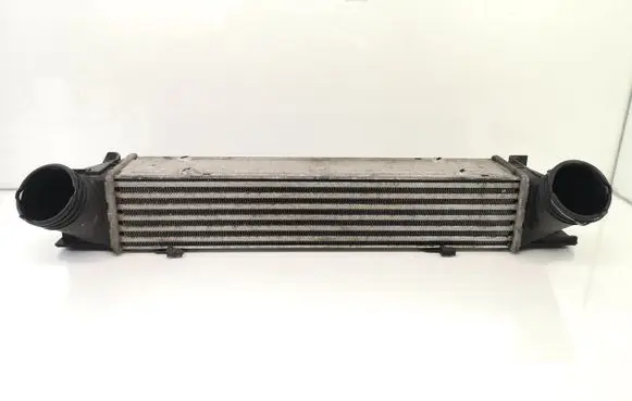 BMW 1 E81 E87 Intercooler radiator 7524916 752491608 3093796