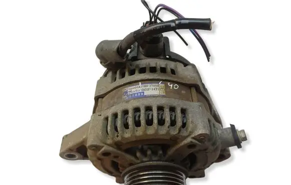 Toyota Corolla Verso AR10 Generator/alternator 2706027090 27080 1042103431