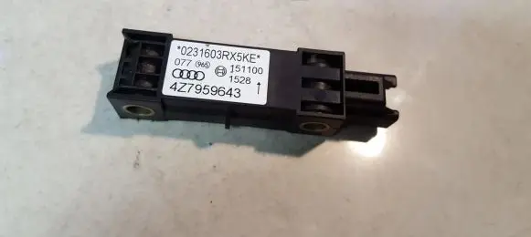 Audi A6 S6 C5 4B Airbag deployment crash/impact sensor 4z7959643 151100