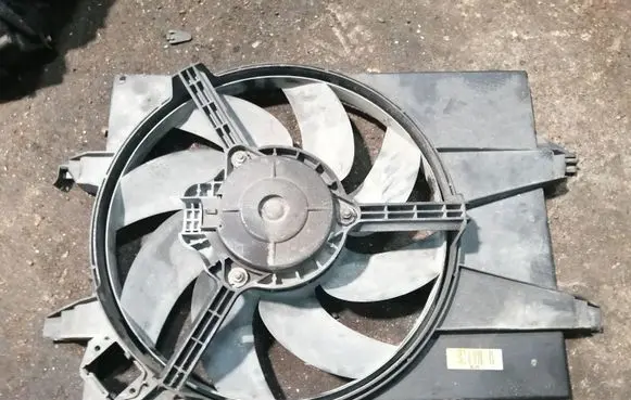 Ford Fiesta Electric radiator cooling fan