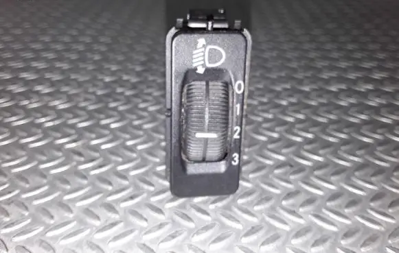 Mercedes-Benz ML W163 Headlight level height control switch A1638200010