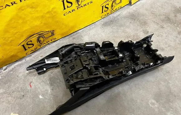 Peugeot 508 II Center console 9813829177
