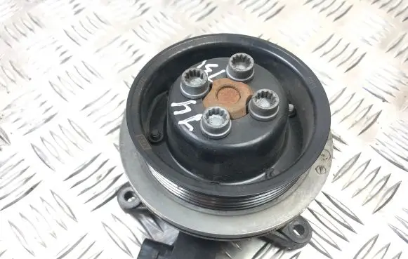 Volkswagen Golf V Water pump 03C880727D