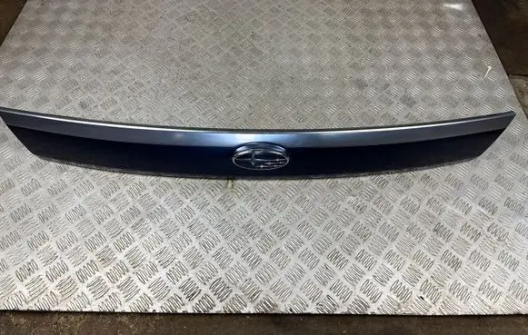 Subaru Forester SG Rear light center trim bar blend 
