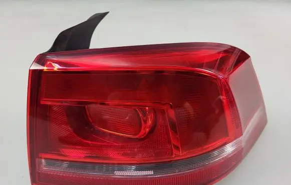 Volkswagen PASSAT B7 Rear/tail lights 3AE945096F