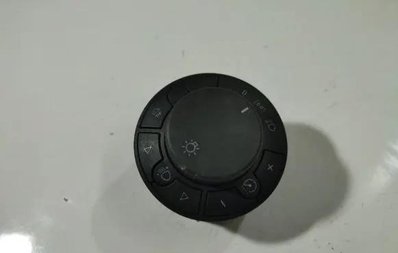 Opel Corsa D Light switch P95261899