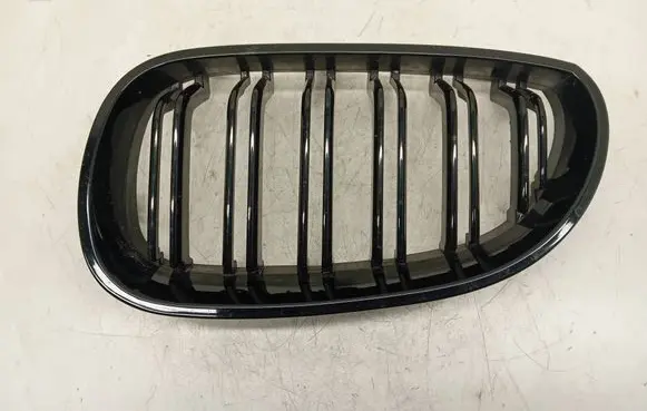 BMW 5 E60 E61 Front bumper upper radiator grill