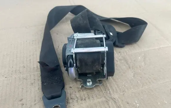 Peugeot 308 Front seatbelt 96768385XX