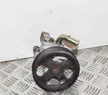 Toyota Avensis T250 Power steering pump 32100