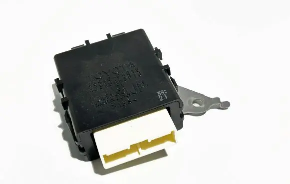 Toyota C-HR I Window wiper relay 85940F4010 21090