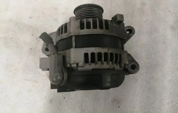 Toyota Corolla Verso AR10 Generator/alternator 270600G011