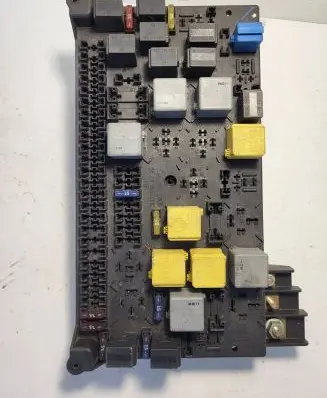 Mercedes-Benz ML W163 Fuse box set 1635450205 08200101