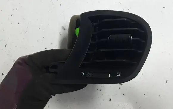 Fiat 500X Dashboard air vent grill cover trim 