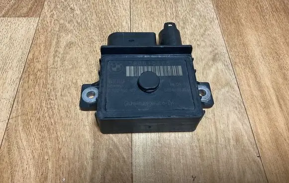 BMW X5 E70 Glow plug pre-heat relay 780015605 0522140102 0004688306