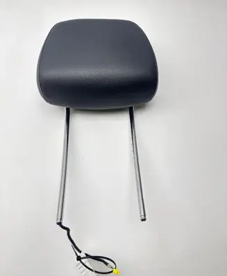 Mercedes-Benz C W204 Front seat headrest 