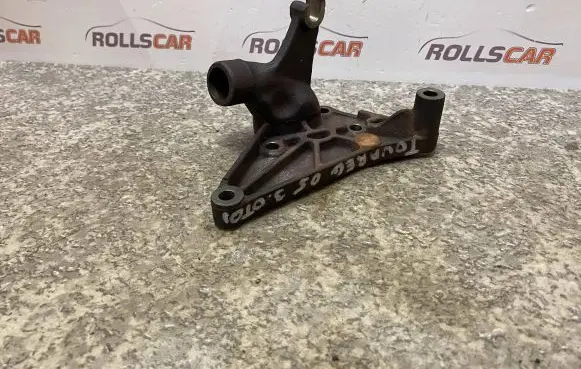 Volkswagen Touareg I Engine mounting bracket 59001095762