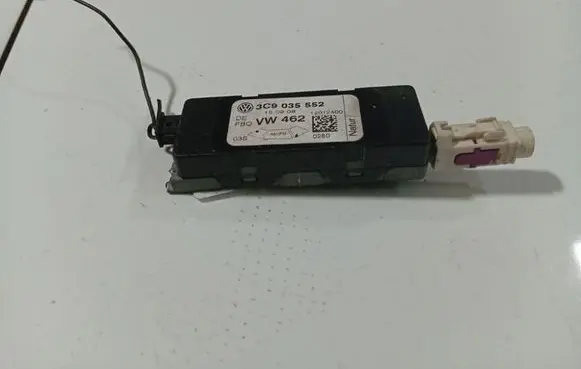 Volkswagen PASSAT B6 Antenna control unit 3C9035552