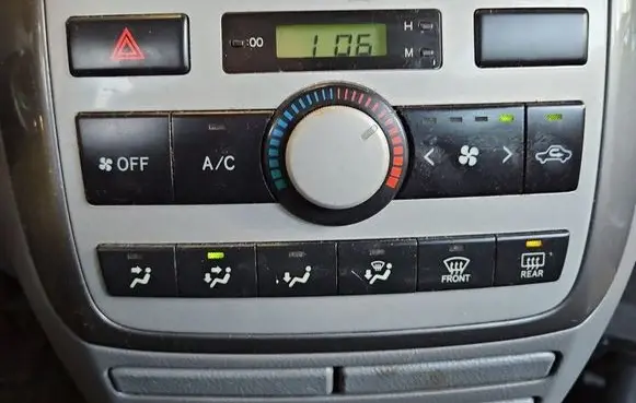 Toyota Avensis Verso Climate control/heater control trim 55900-44260 IMPRK1537338
