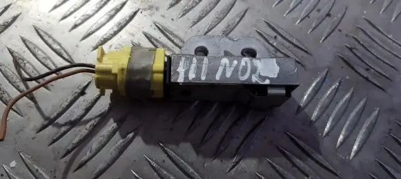Nissan X-Trail T30 Airbag deployment crash/impact sensor