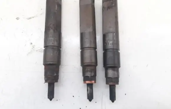 Renault Scenic I Fuel injector 7700875036