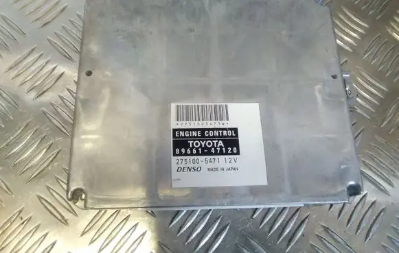 Toyota Prius (XW20) Engine control unit/module 8966147120 2751005471